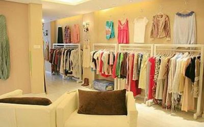 使用服裝店?duì)I銷軟件在節(jié)假日期間給會(huì)員發(fā)段信